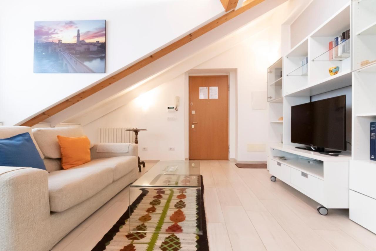 Mansarda Cola Apartment มิลาน ภายนอก รูปภาพ