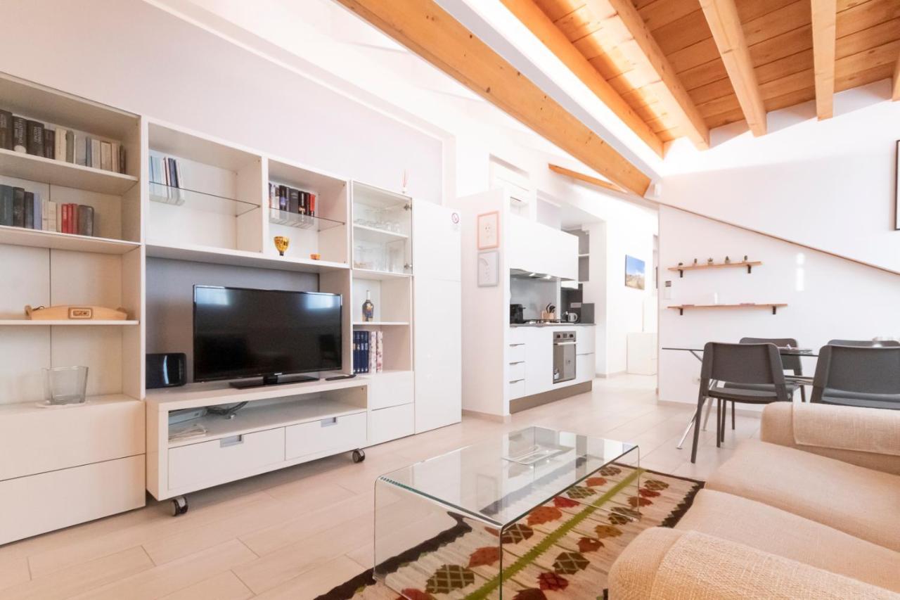 Mansarda Cola Apartment มิลาน ภายนอก รูปภาพ